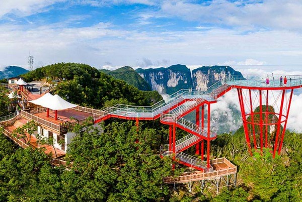 Khám phá Thất Tinh Sơn – Điểm du lịch mới nổi đầy huyền bí tại Trương Gia Giới