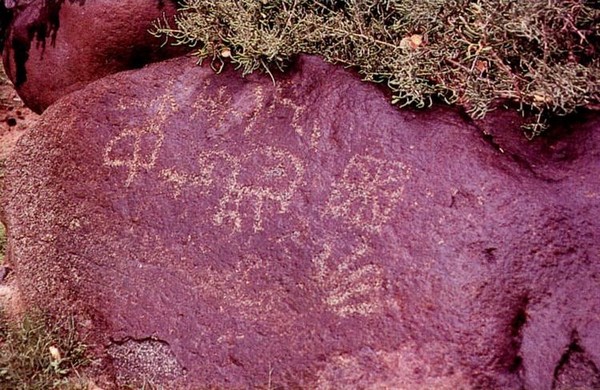 Kerjian tập trung hàng nghìn bức họa cổ được khắc trực tiếp lên bề mặt đá