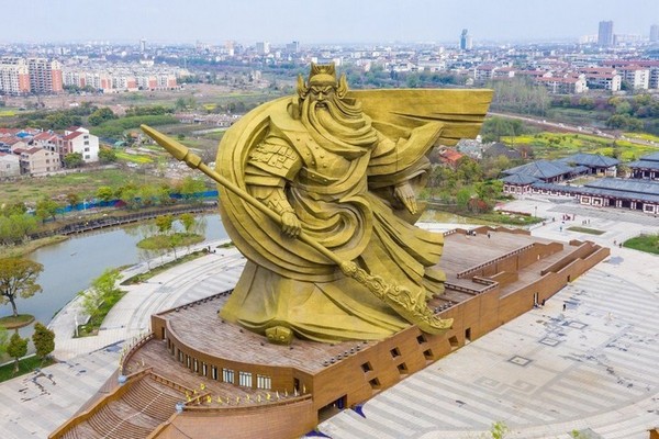 Dự án Tượng Quan Công lại vướng vào những tranh cãi pháp lý