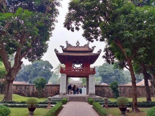 Khuê Văn Các là lầu vuông 8 mái, được xây dựng vào năm 1805