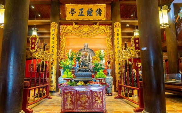 Đền Khải Thánh là nơi linh thiêng
